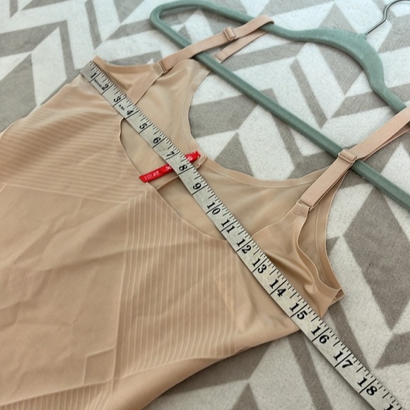 SPANX Women's Thinstincts 2.0 Open-Bust Mid-Thigh Bodysuit size XL - Picture 7 of 10